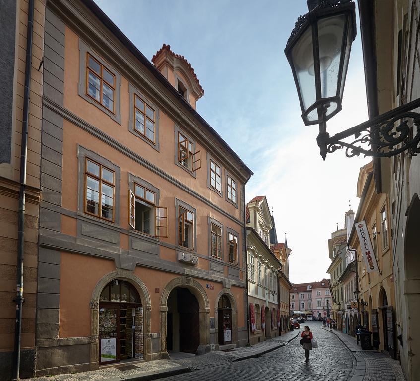 Queen Bee Apartments Praga Exterior foto